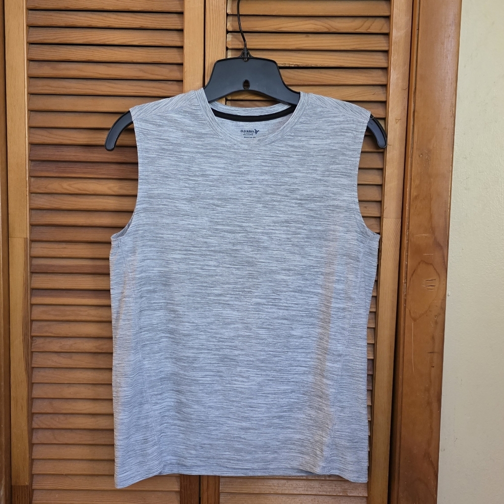 EUC Old Navy Kids Active Breathe On Tee Size Large